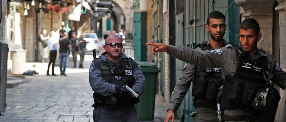 Escándalo inaudito en el Santo Sepulcro con la policía israelí: impiden celebrar al cardenal