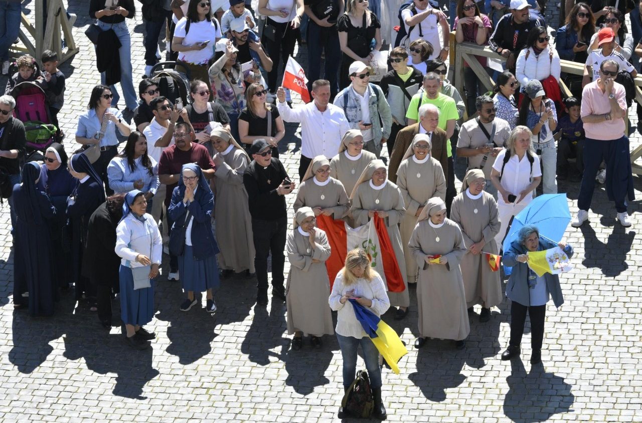 El Papa: Perseveremos en la invocación del don de la paz para todo el mundo