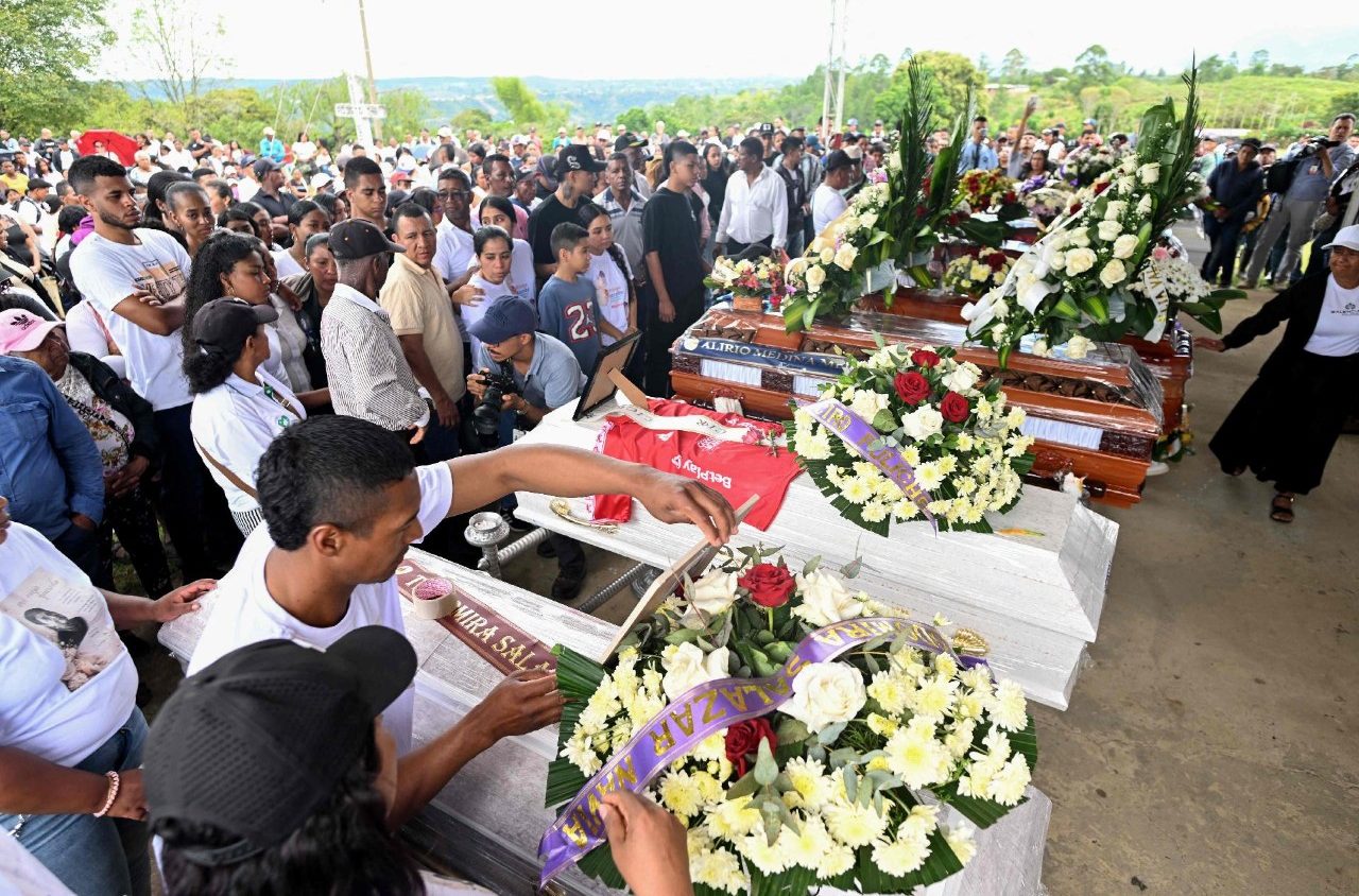 León XIV insta a optar decididamente por la paz en Colombia