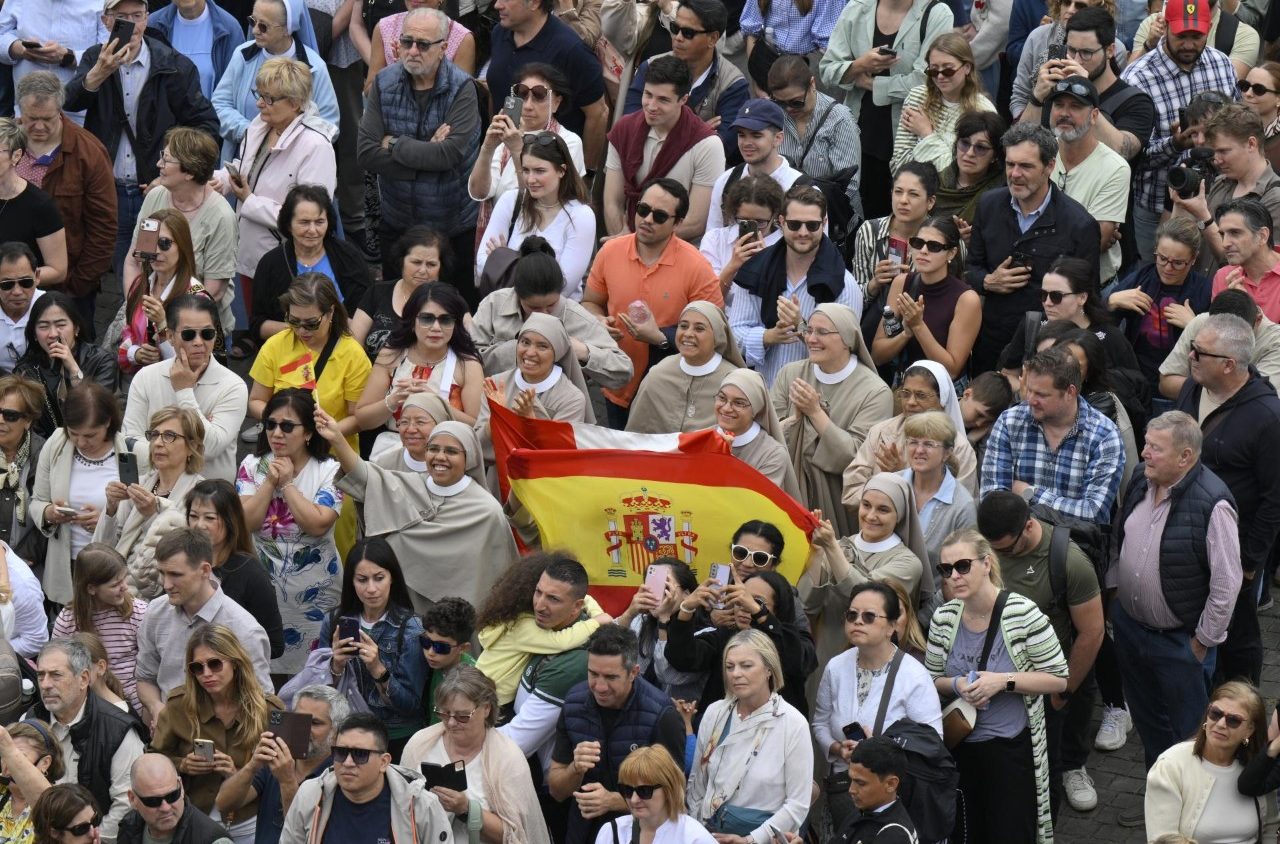 El Papa agradece a Canarias la acogida del buque Hondius tras el Regina Caeli