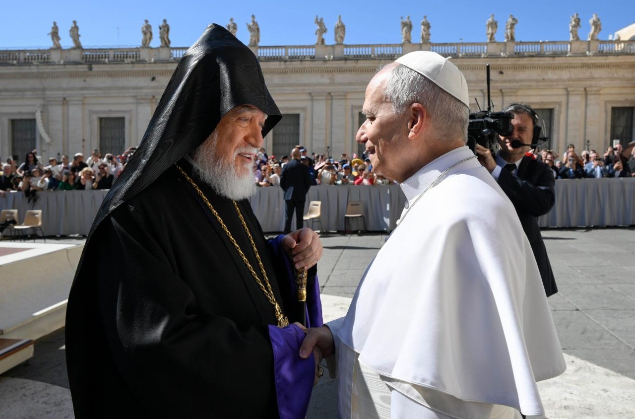 El Papa al Catolicós Aram I: Recemos por la paz en Oriente Medio