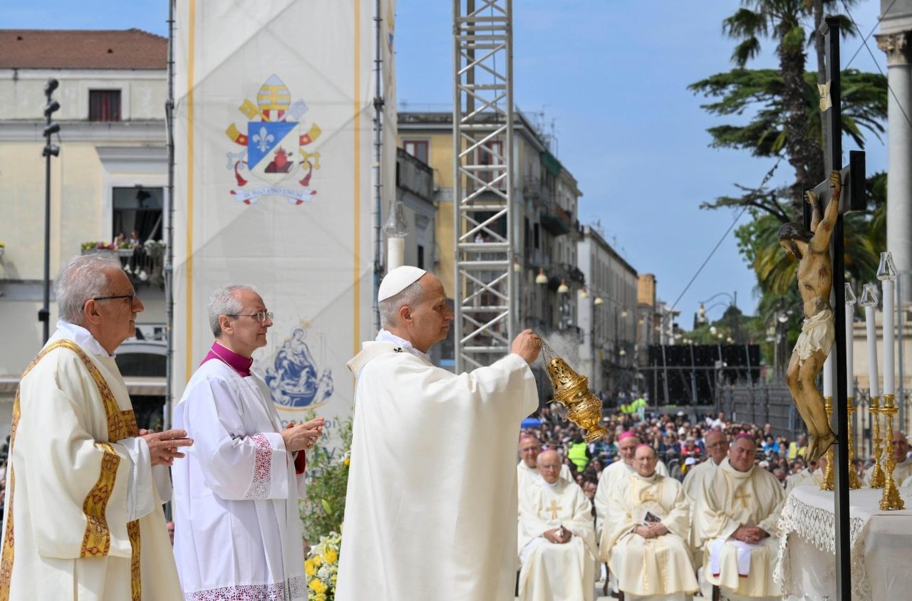 El Papa en el Santuario de Pompeya: “El Rosario devuelve continuamente nuestra vida a Jesús”