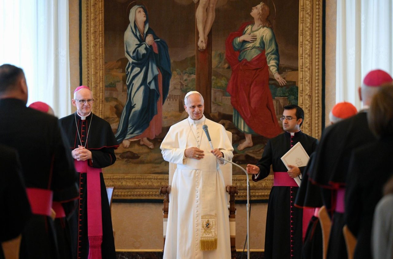 El Papa: la era hipermediática genera pobreza espiritual, no diluir el Evangelio