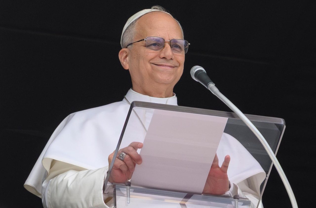 Regina Caeli: el Papa recuerda que el amor de Dios no es idea humana, sino «vida divina»
