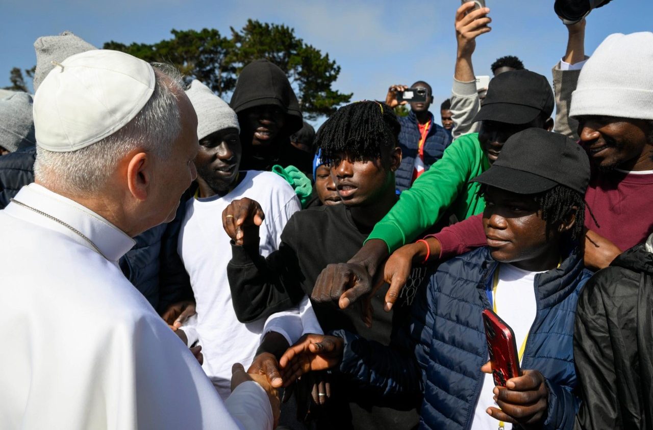 El Papa a los migrantes en Tenerife: el amor de Dios no conoce fronteras