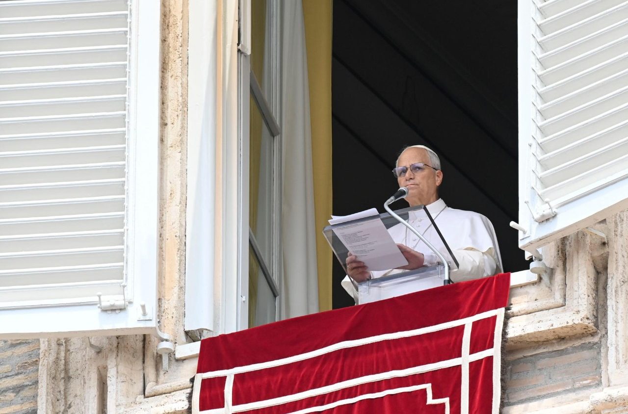 El Papa en el Ángelus: San Pedro y San Pablo encarnan la unidad de la Iglesia