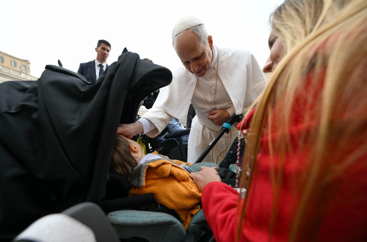 El Papa: La atención sanitaria debe revelar la compasión de Dios a quienes sufren