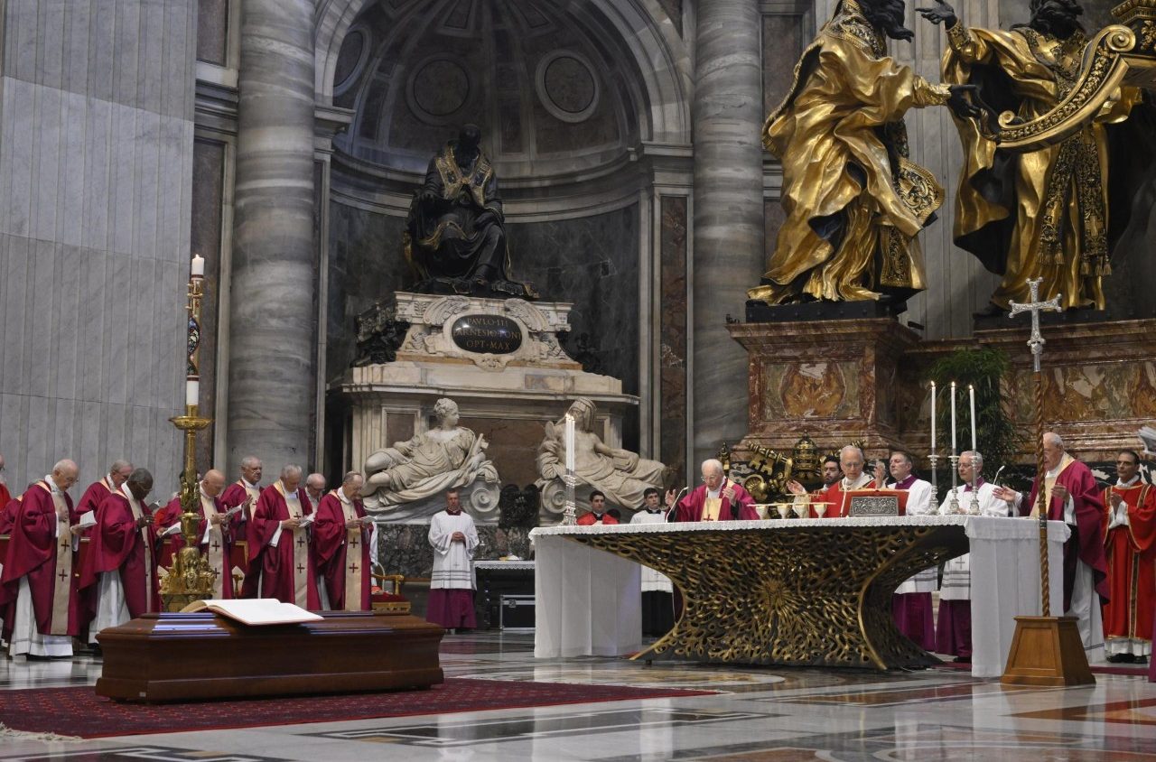 El Papa: Ruini, un pastor capaz de servir con humildad y responsabilidad