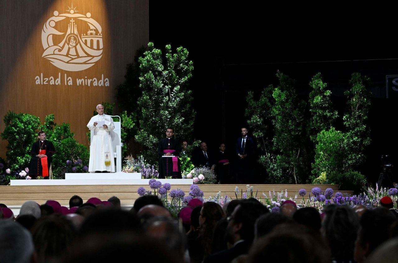 El Papa: Sean hilos nuevos para hacer brillar nuestra “magnífica humanidad”
