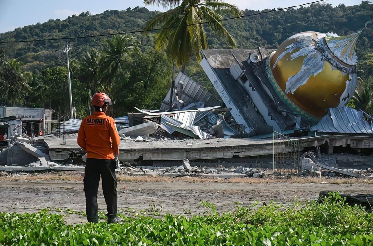 León XIV: profunda tristeza por el terremoto en Indonesia, cercanía a todas las víctimas