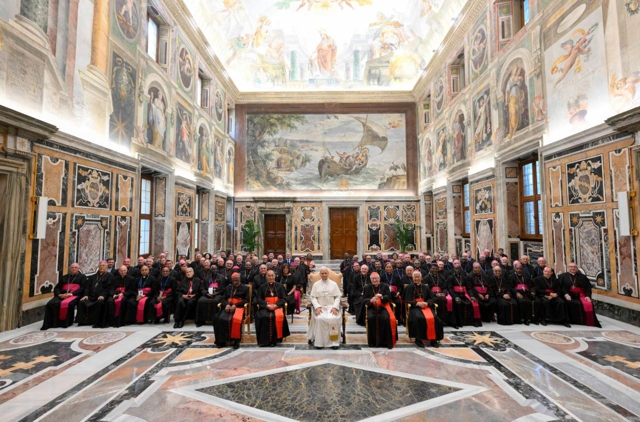 El Papa: Dar testimonio de la unidad de la familia humana en un mundo fragmentado