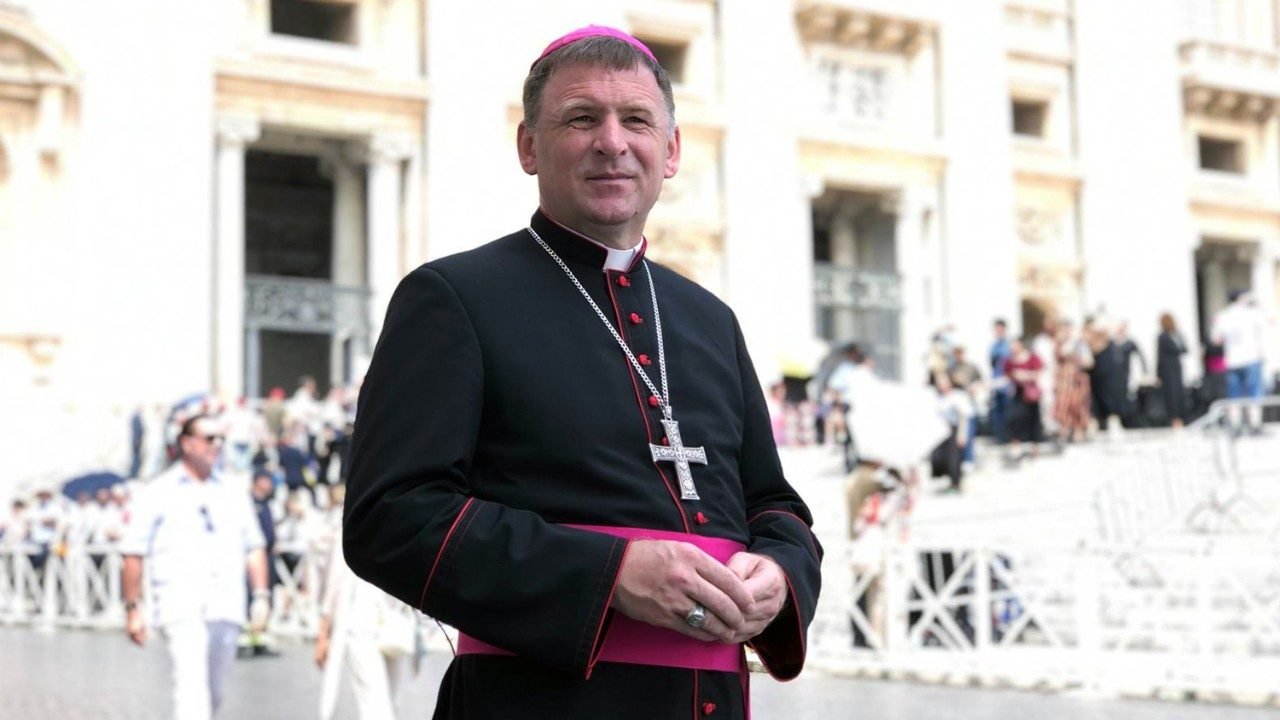 El Papa recibe al obispo de Járkov: En Ucrania se muere, hay que acabar con la guerra