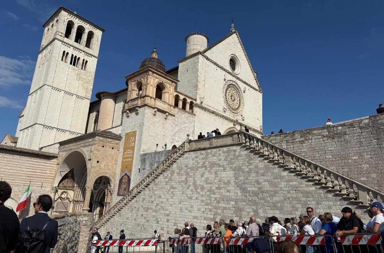 El Papa no viajará a Asís para continuar su recuperación tras la cirugía