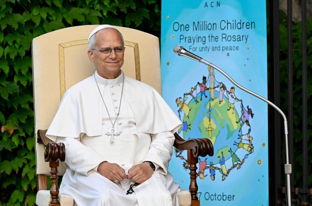 El Santo Padre junto un millón de niños rezan por la paz