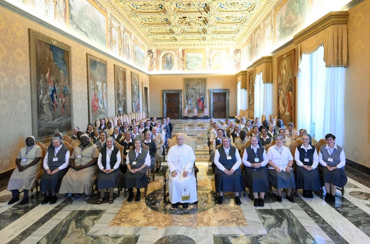 León XIV a las Hermanas de la Caridad: «En Cristo, las raíces; en el mundo, la misión»