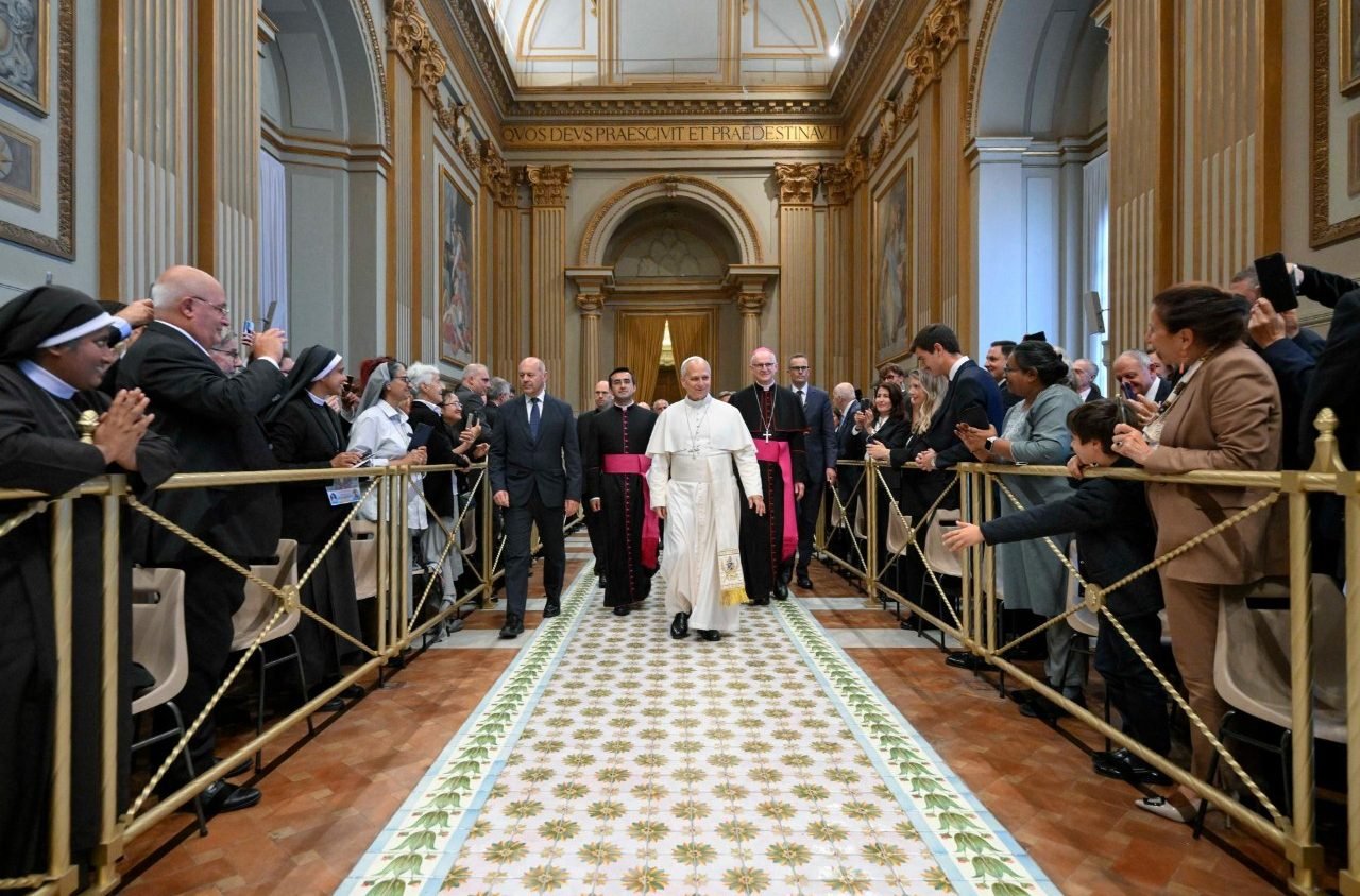 León XIV:  La caridad es la fuente de la oración, el alma de la acción
